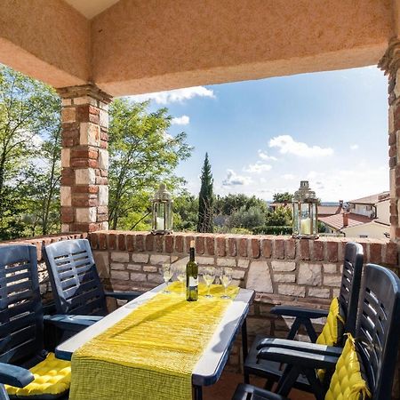 Villa-Johanna Kaštelir Екстериор снимка
